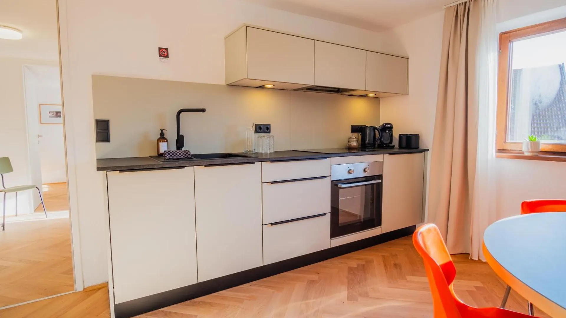 Noas Jazz Apartment Innsbruck Austria